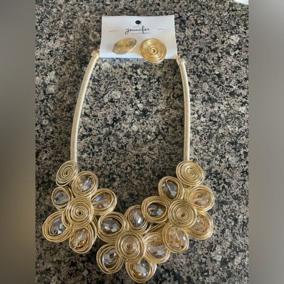 Gold Necklace set - Picture 1 of 1